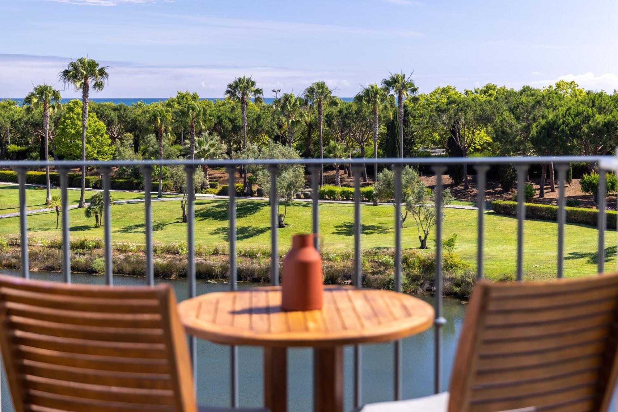 וילהמורה Domes Lake Algarve, Autograph Collection מראה חיצוני תמונה View from the balcony of a suite at the Hyatt Regency