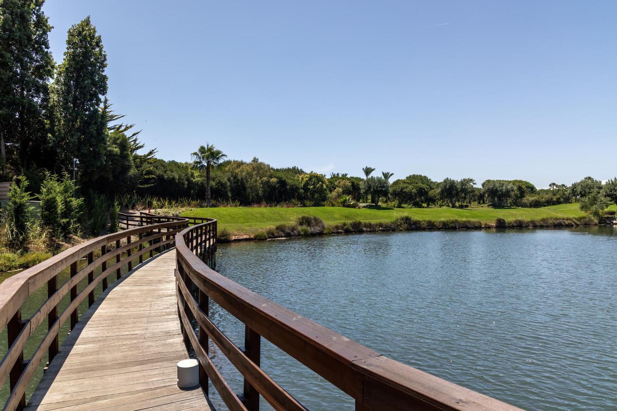 וילהמורה Domes Lake Algarve, Autograph Collection מראה חיצוני תמונה The 18th hole at the Ocean Club