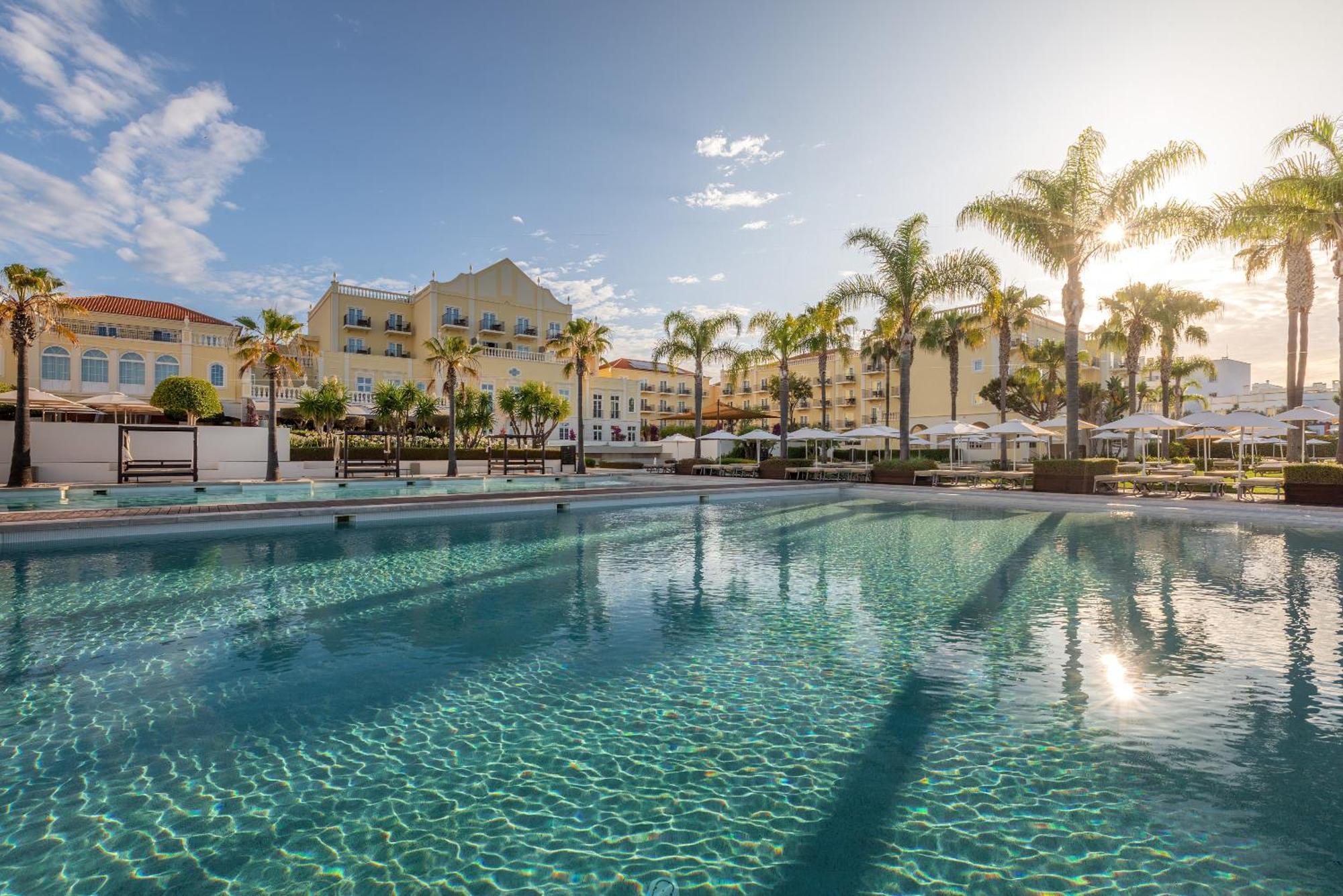 וילהמורה Domes Lake Algarve, Autograph Collection מראה חיצוני תמונה The swimming pool at the resort
