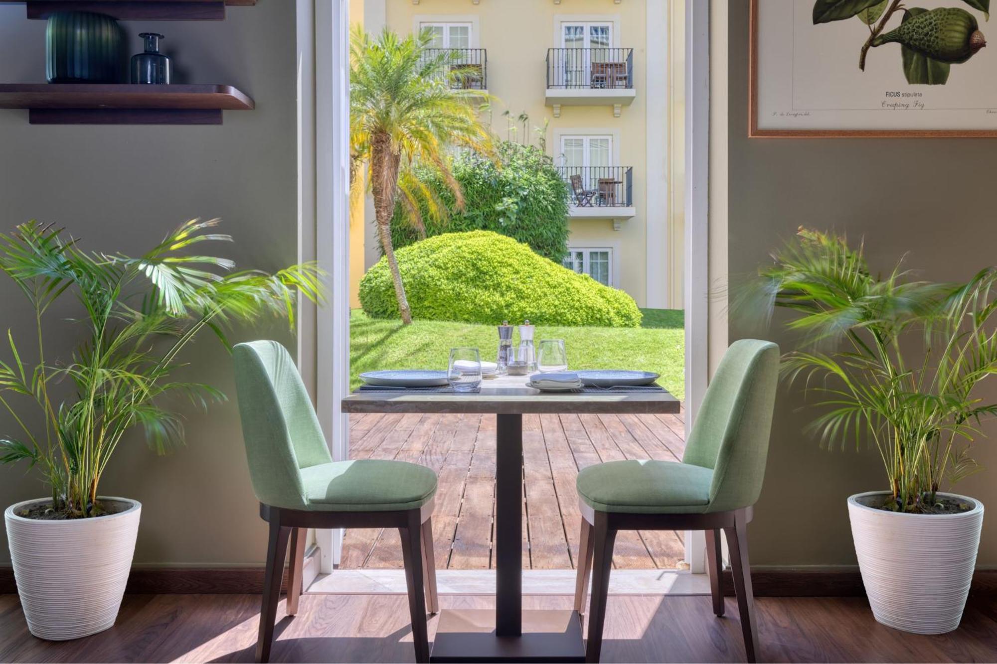וילהמורה Domes Lake Algarve, Autograph Collection מראה חיצוני תמונה The Garden Grill